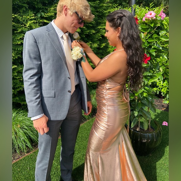 Atria (atriadresses.com) Rose Gold Prom Gown - Picture 7 of 9